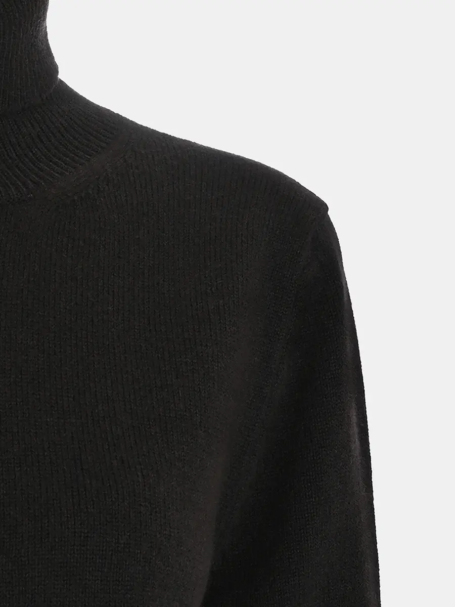 Свитер шерстяной