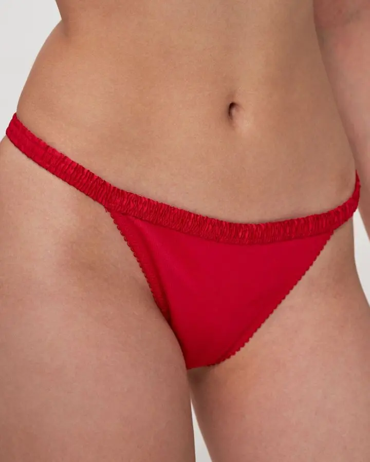 Трусы-стринг однотонные