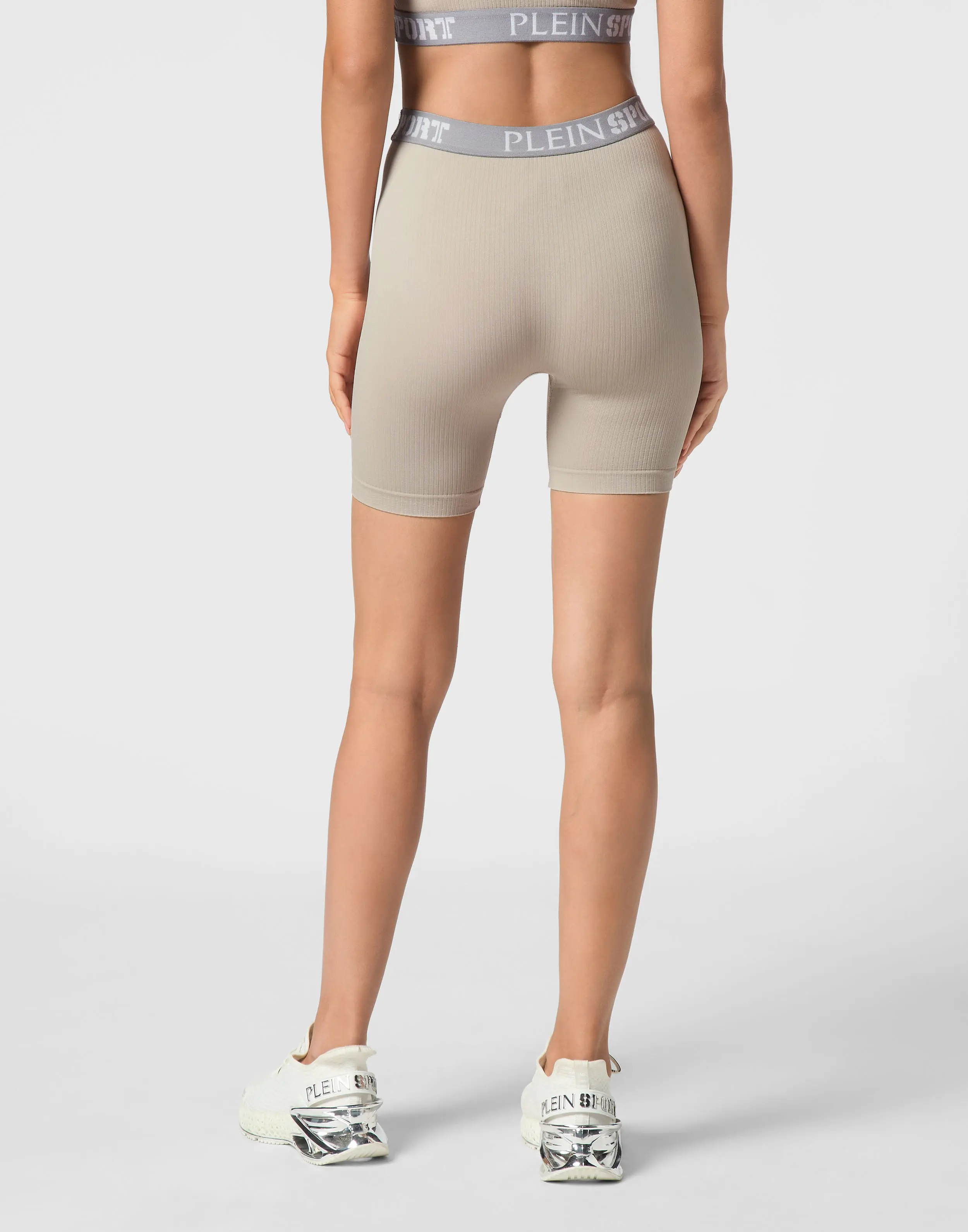 Шорты спортивные