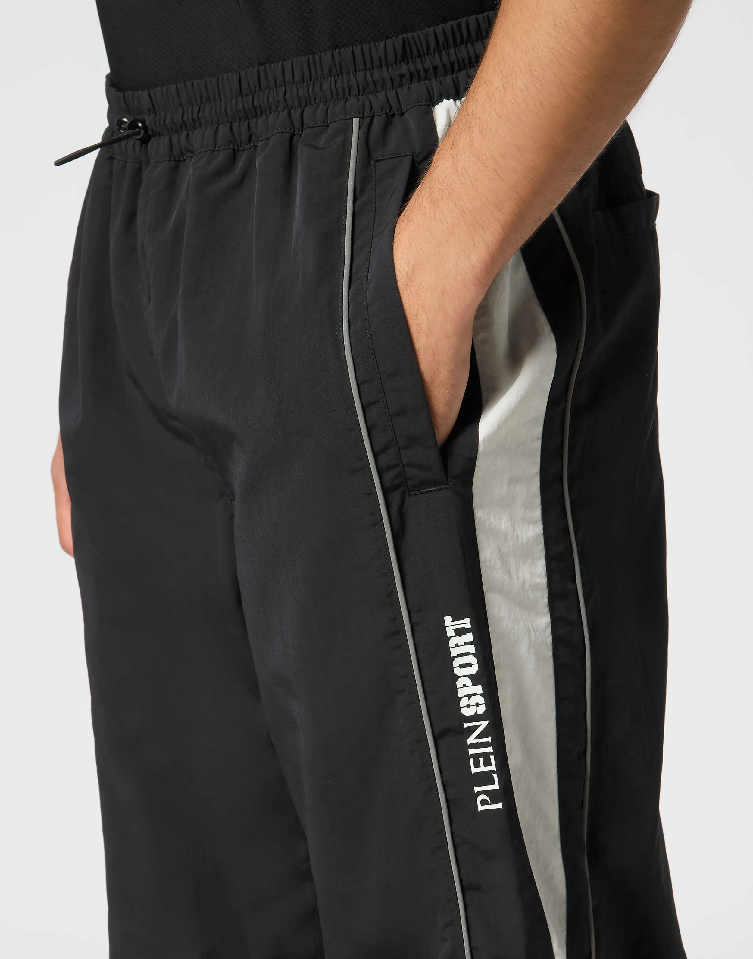 Брюки спортивные