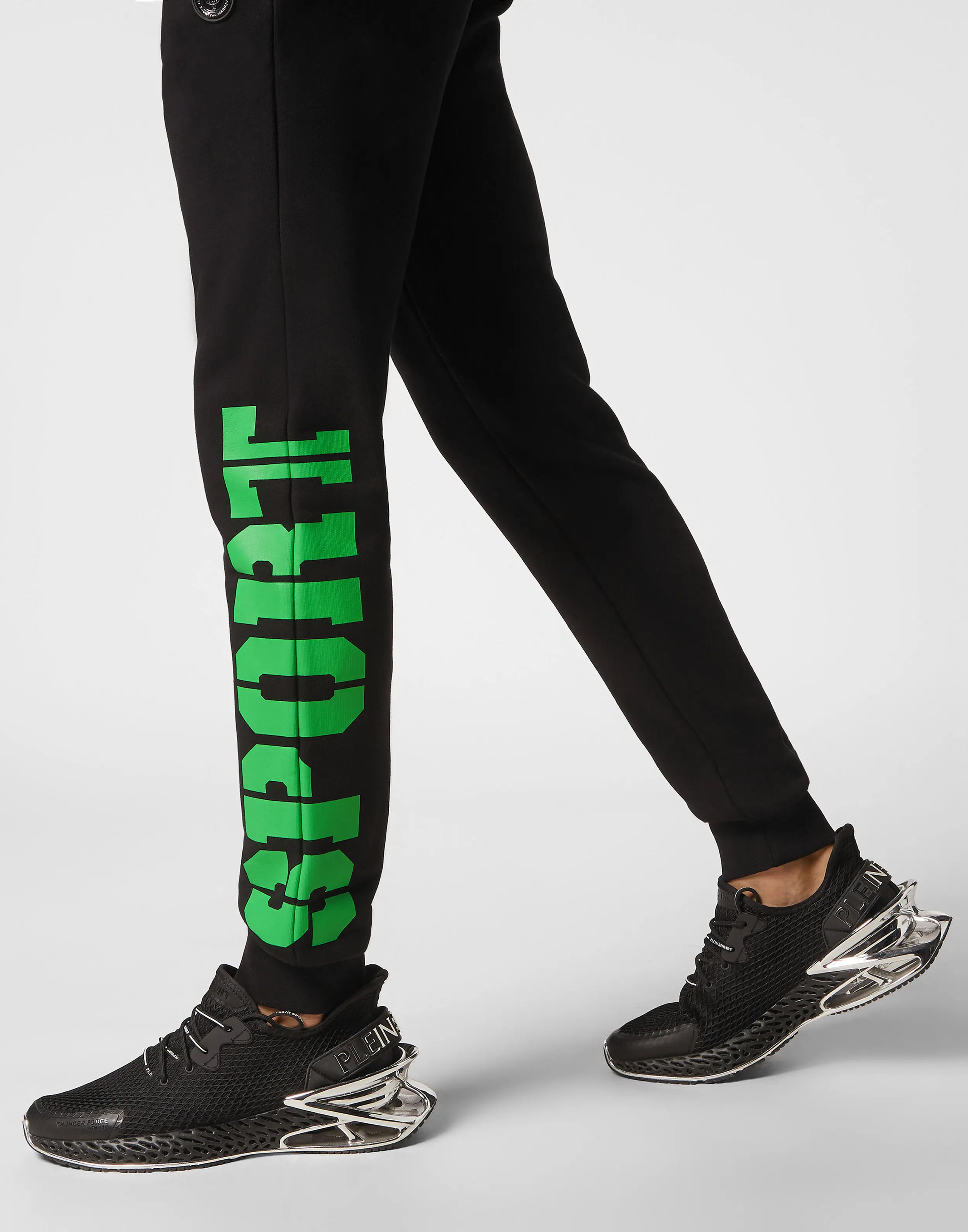 Костюм спортивный