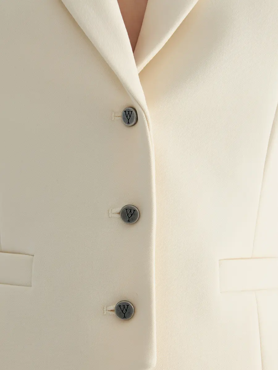 Жилет однотонный