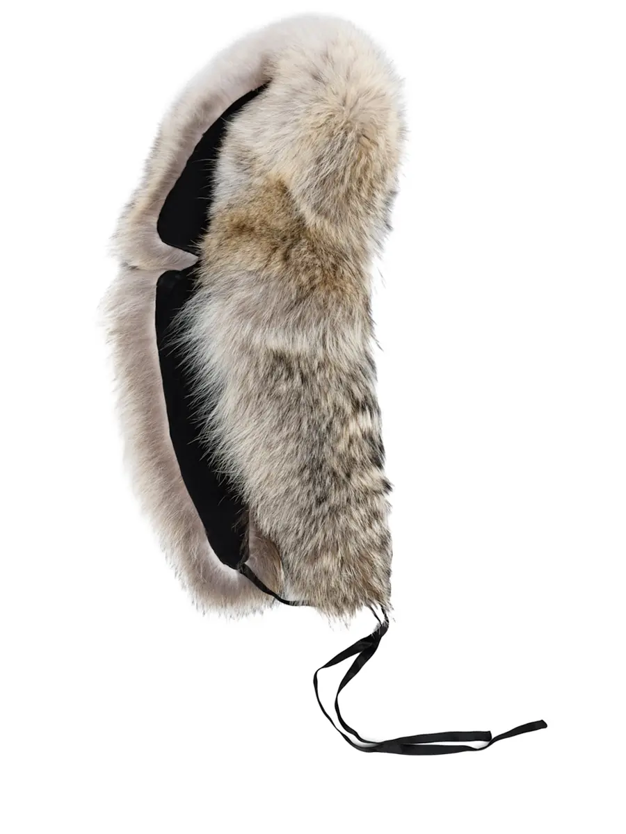 Воротник из меха волка