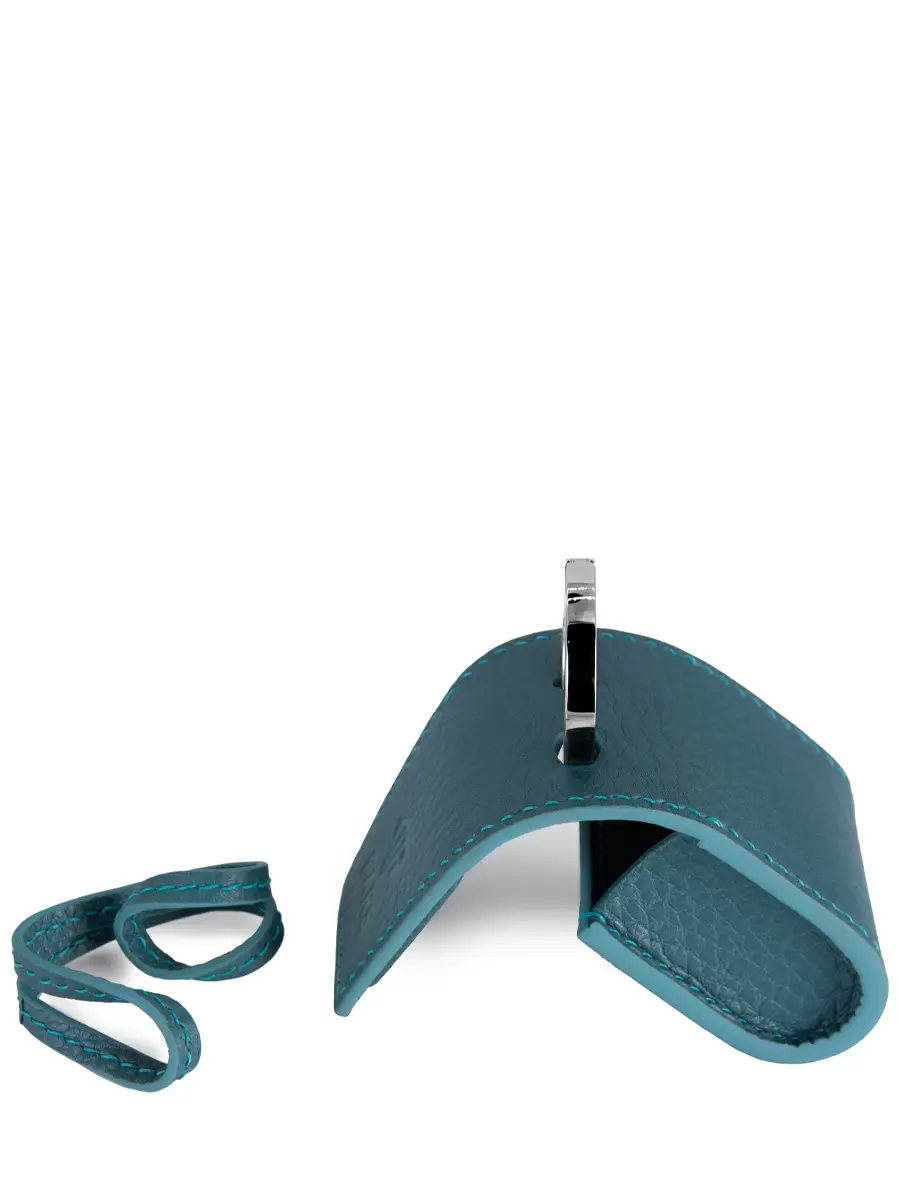 Набор аксессуаров из кожи