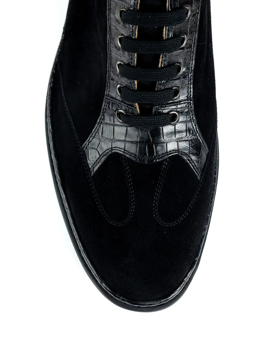 Кроссовки замшевые