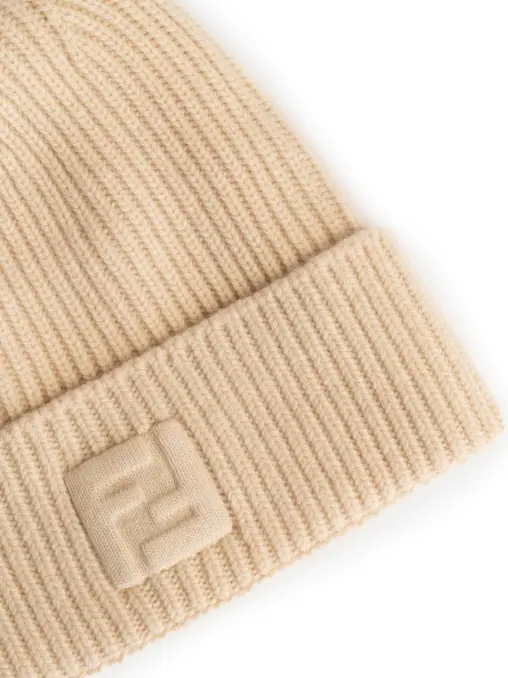 Шапка шерстяная FENDI