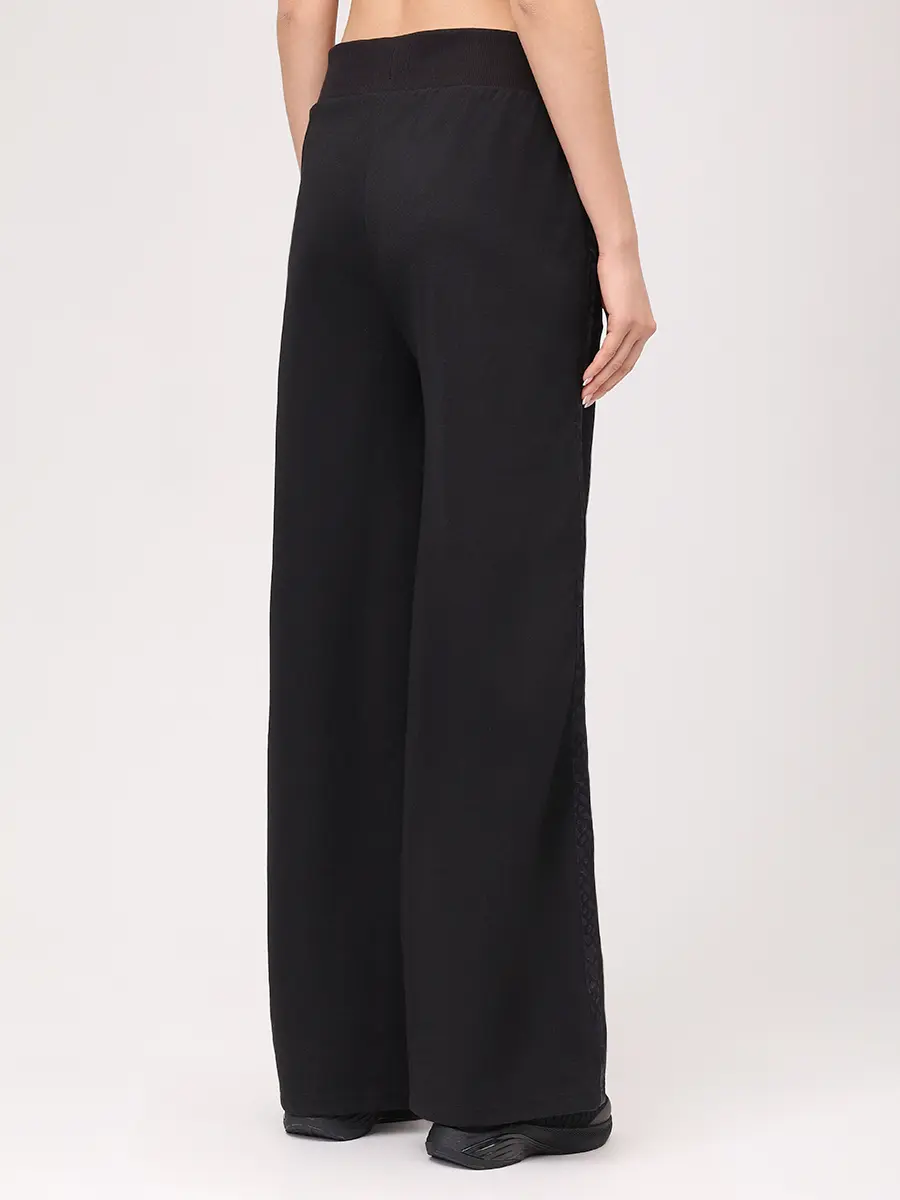 Костюм однотонный