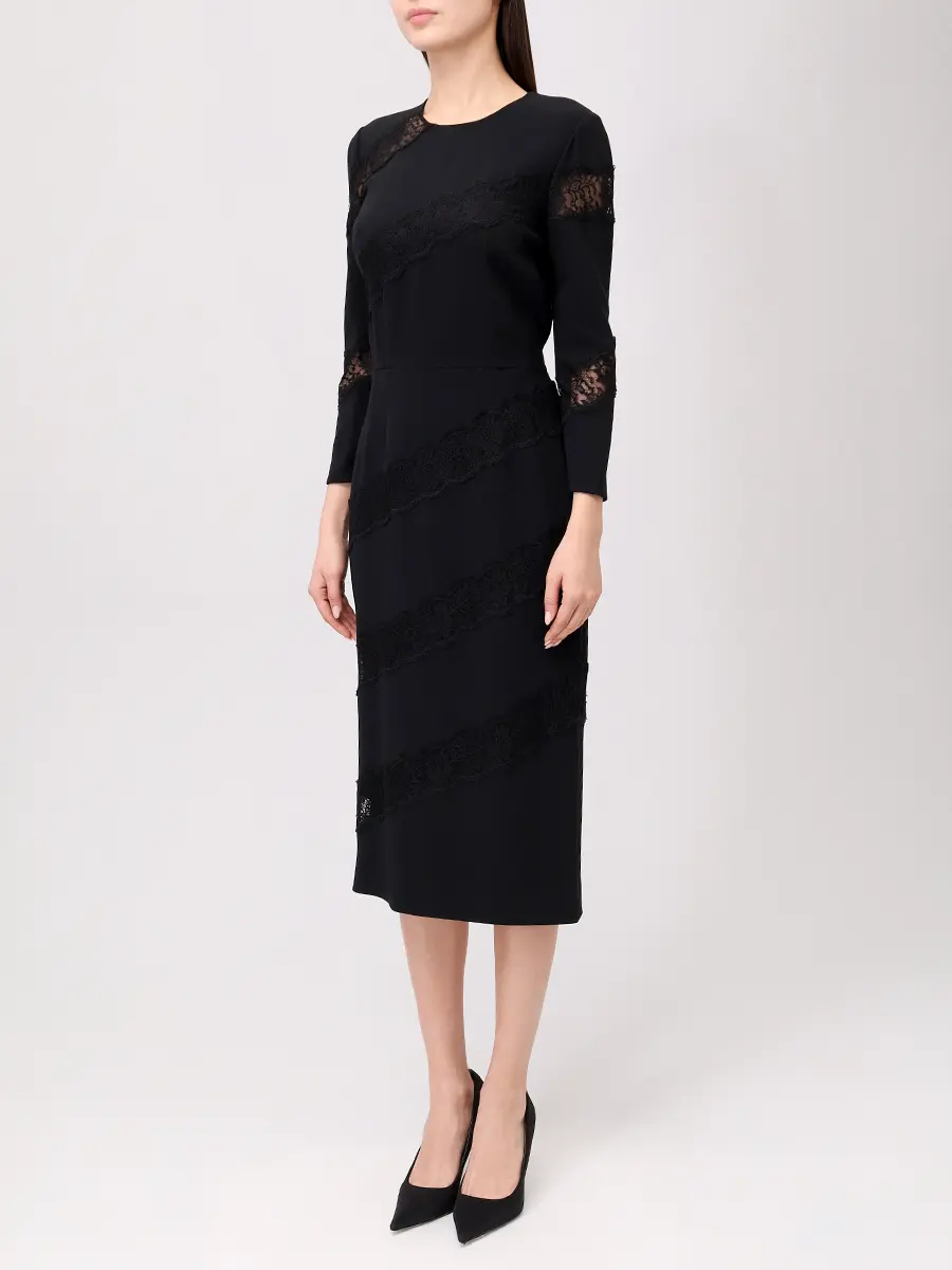 Платье с кружевом