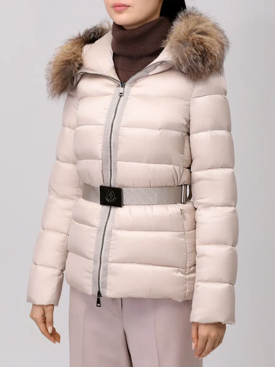 Пуховик стеганый с мехом лисы