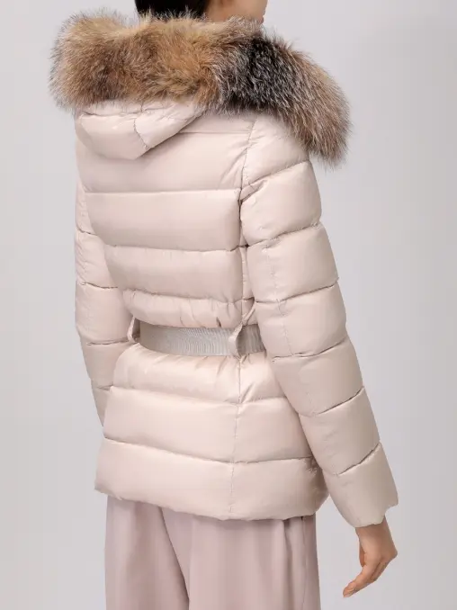 Пуховик стеганый с мехом лисы MONCLER