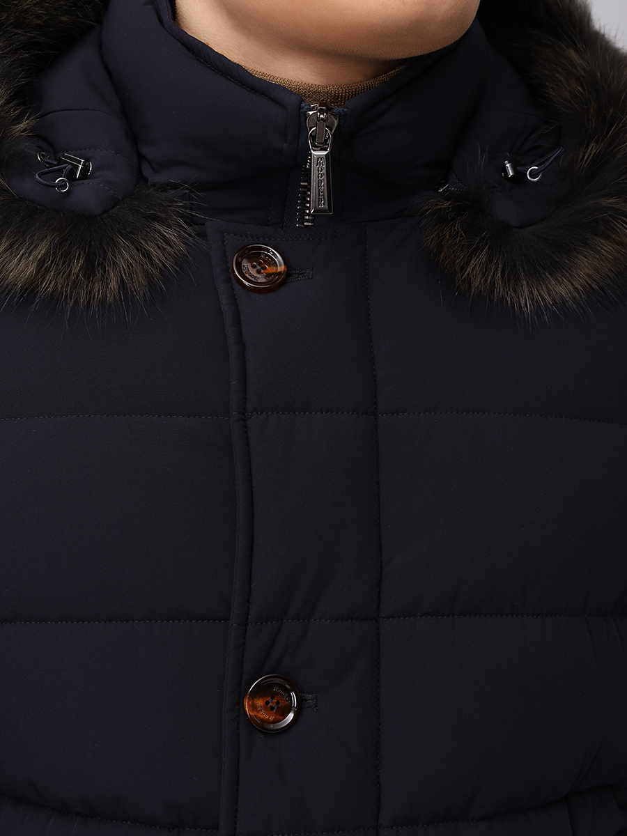 Пуховик стеганый с мехом енота