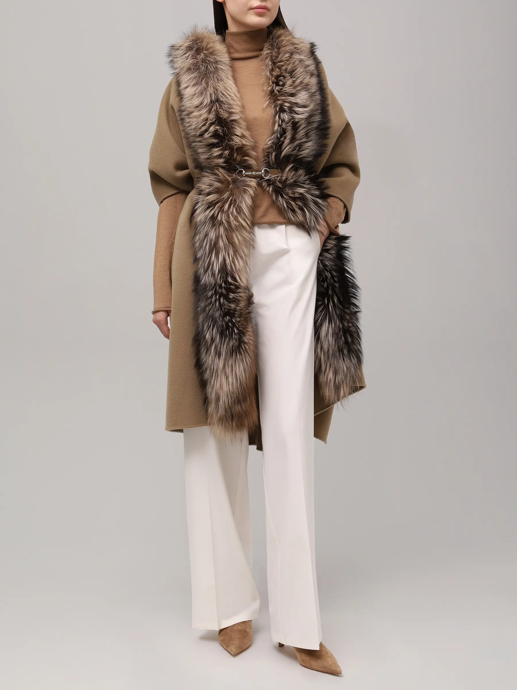 Пончо из шерсти и кашемира с мехом лисы