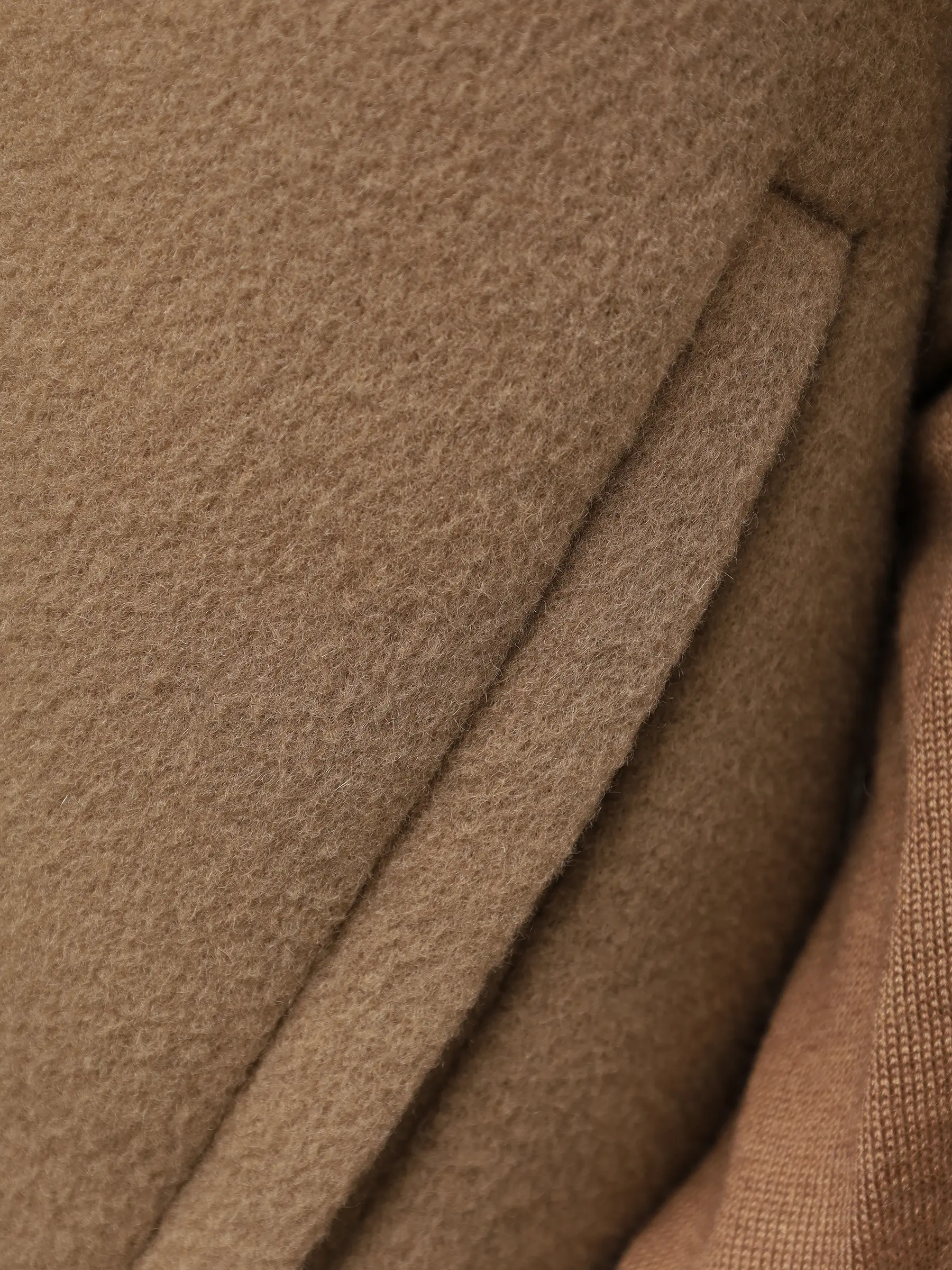 Пончо из шерсти и кашемира с мехом лисы