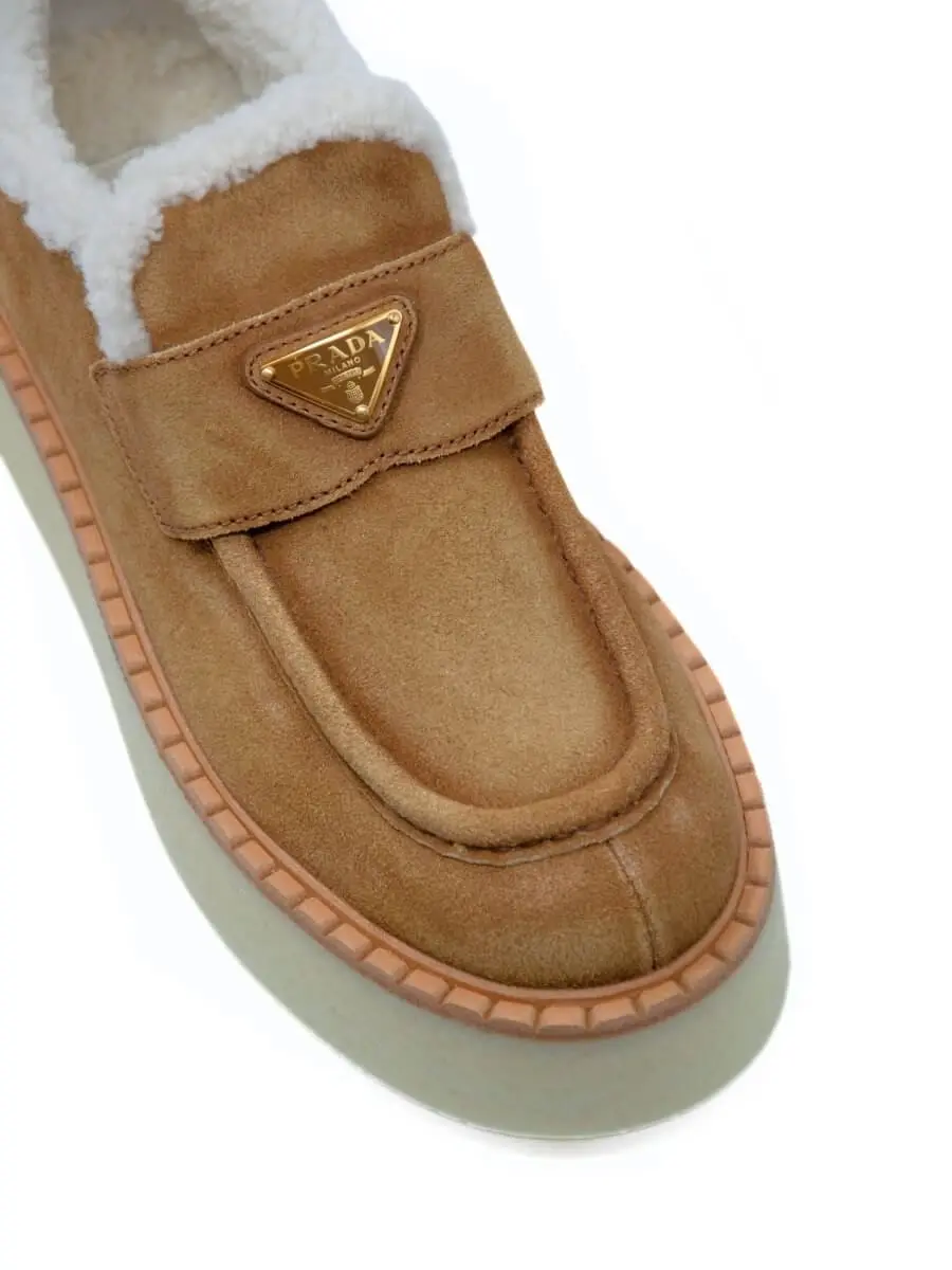 Лоферы замшевые на меху