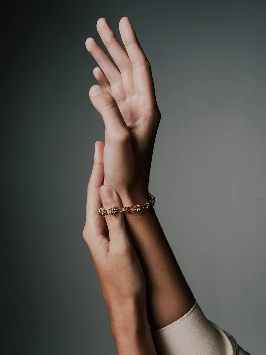 Браслет из ажурной цепи