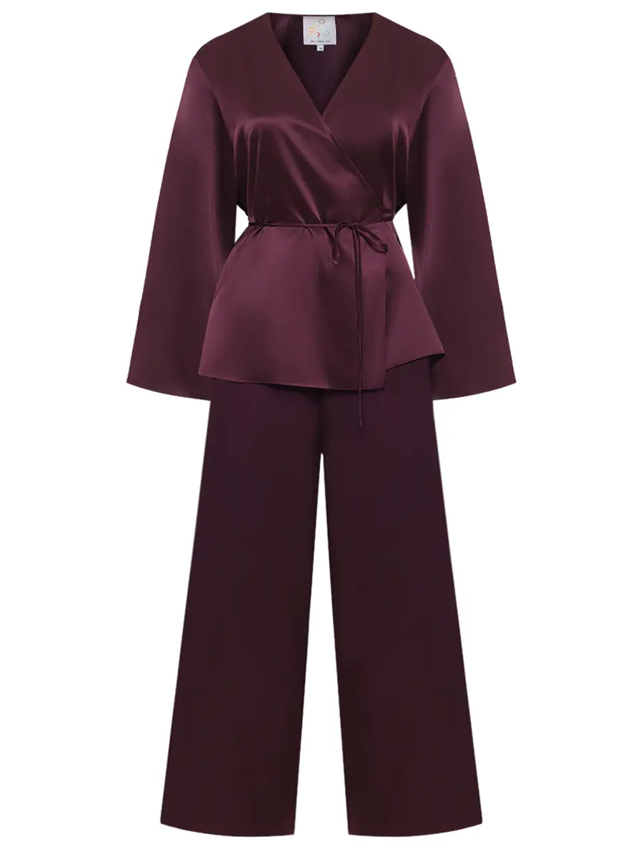 Костюм шелковый