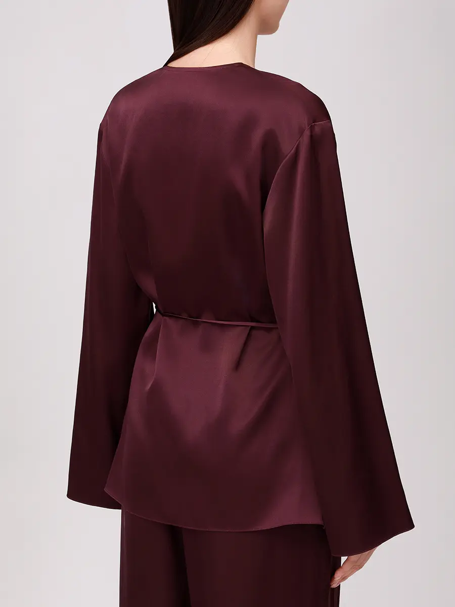 Костюм шелковый