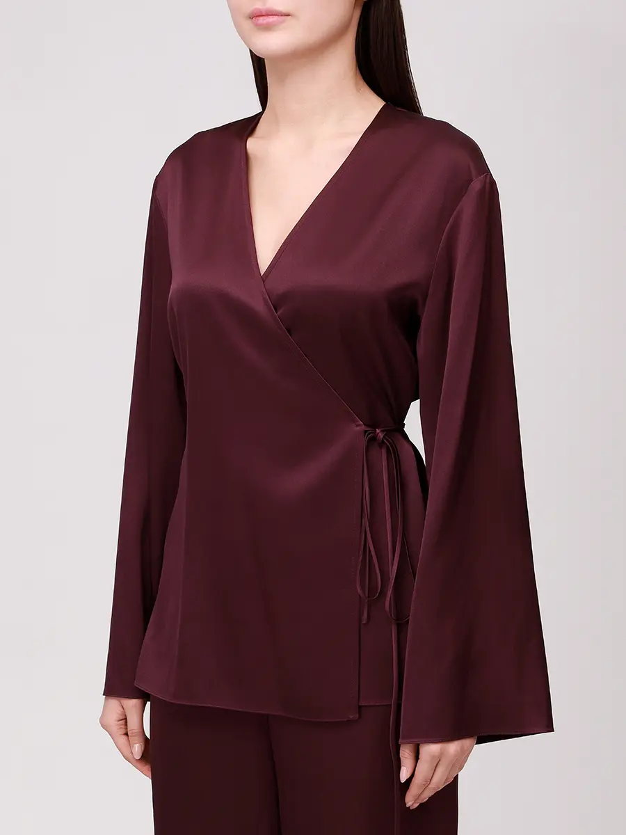 Костюм шелковый