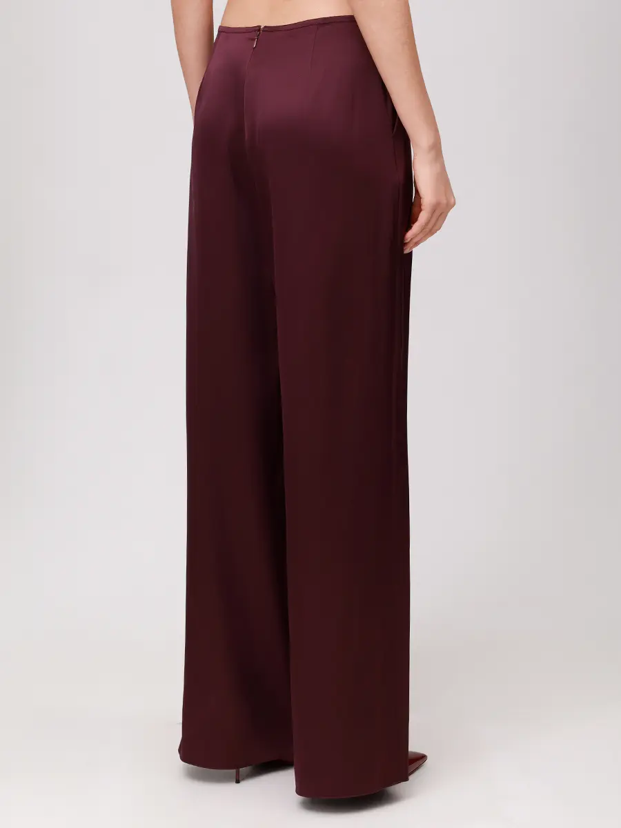 Костюм шелковый