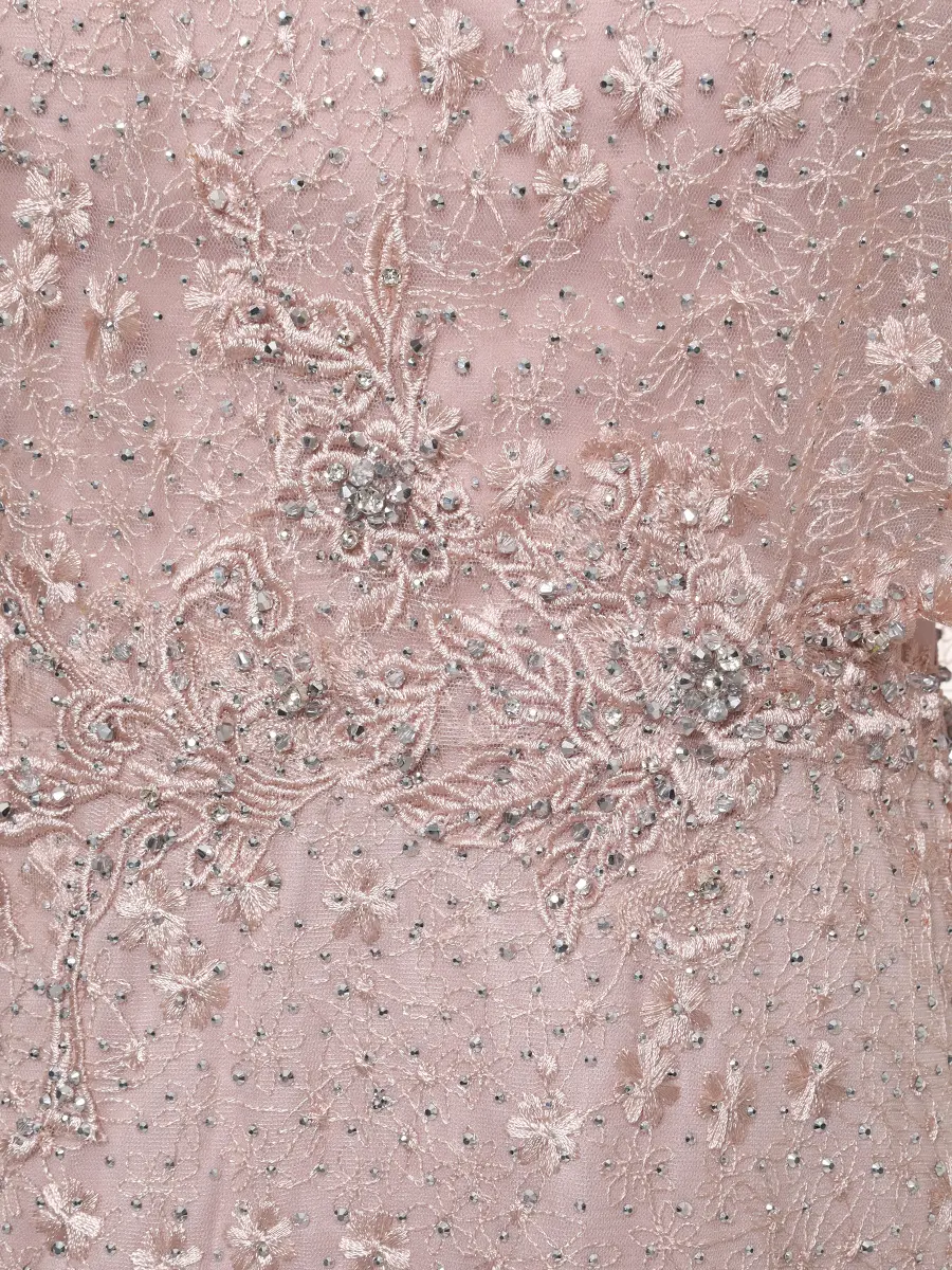 Платье с декором