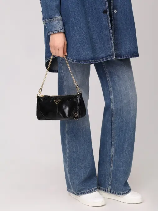 Сумка кожаная Prada Re-Edition 2002 PRADA