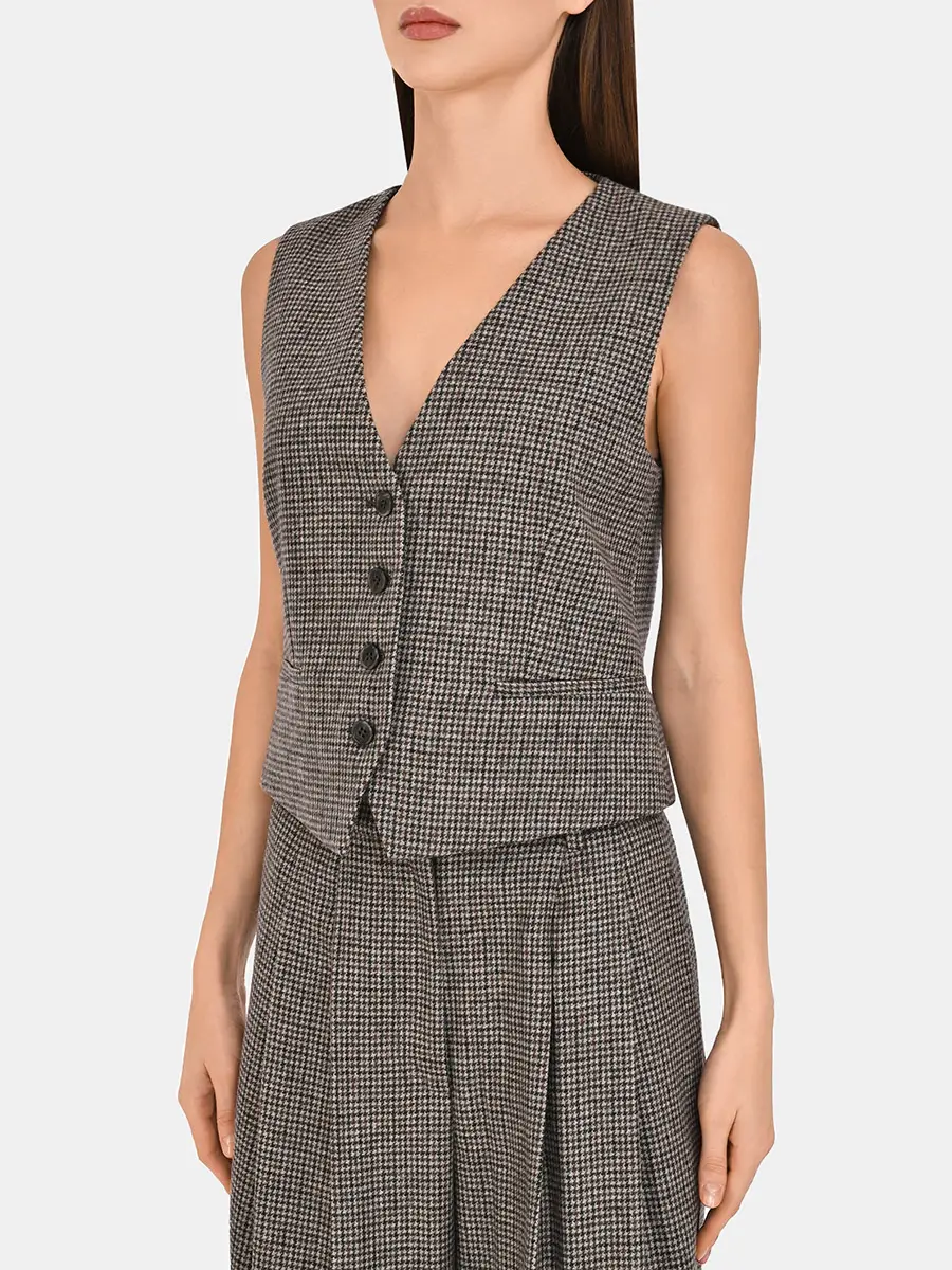 Жилет шерстяной