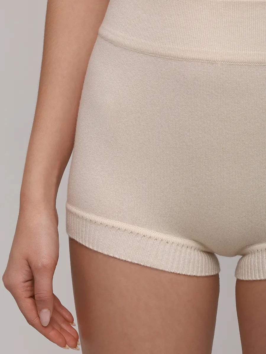 Шорты шерстяные