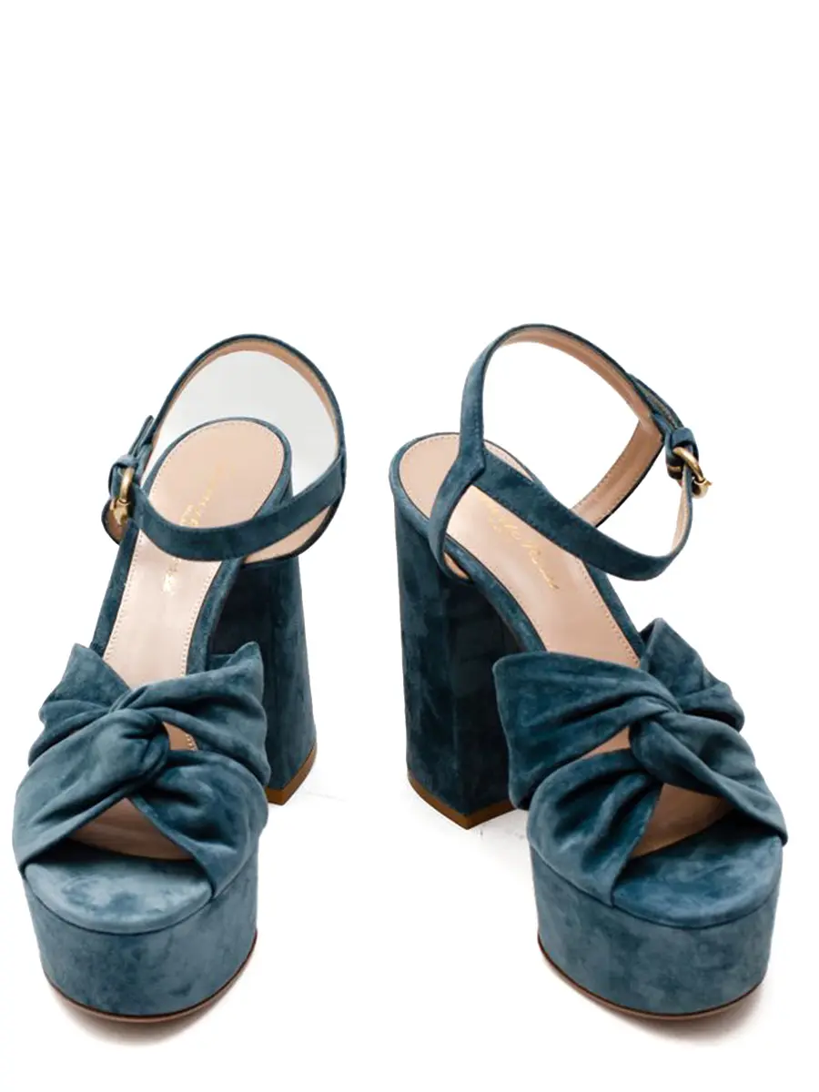 Босоножки замшевые