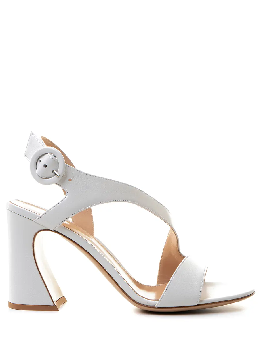 Босоножки кожаные