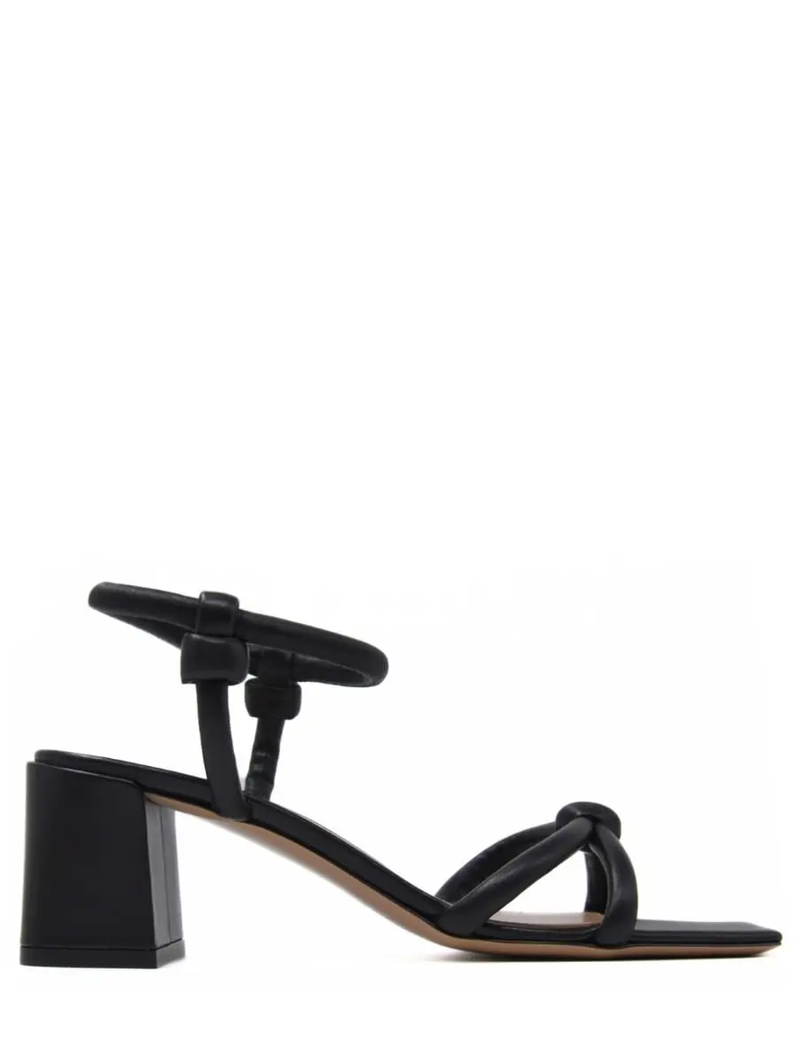 Босоножки кожаные