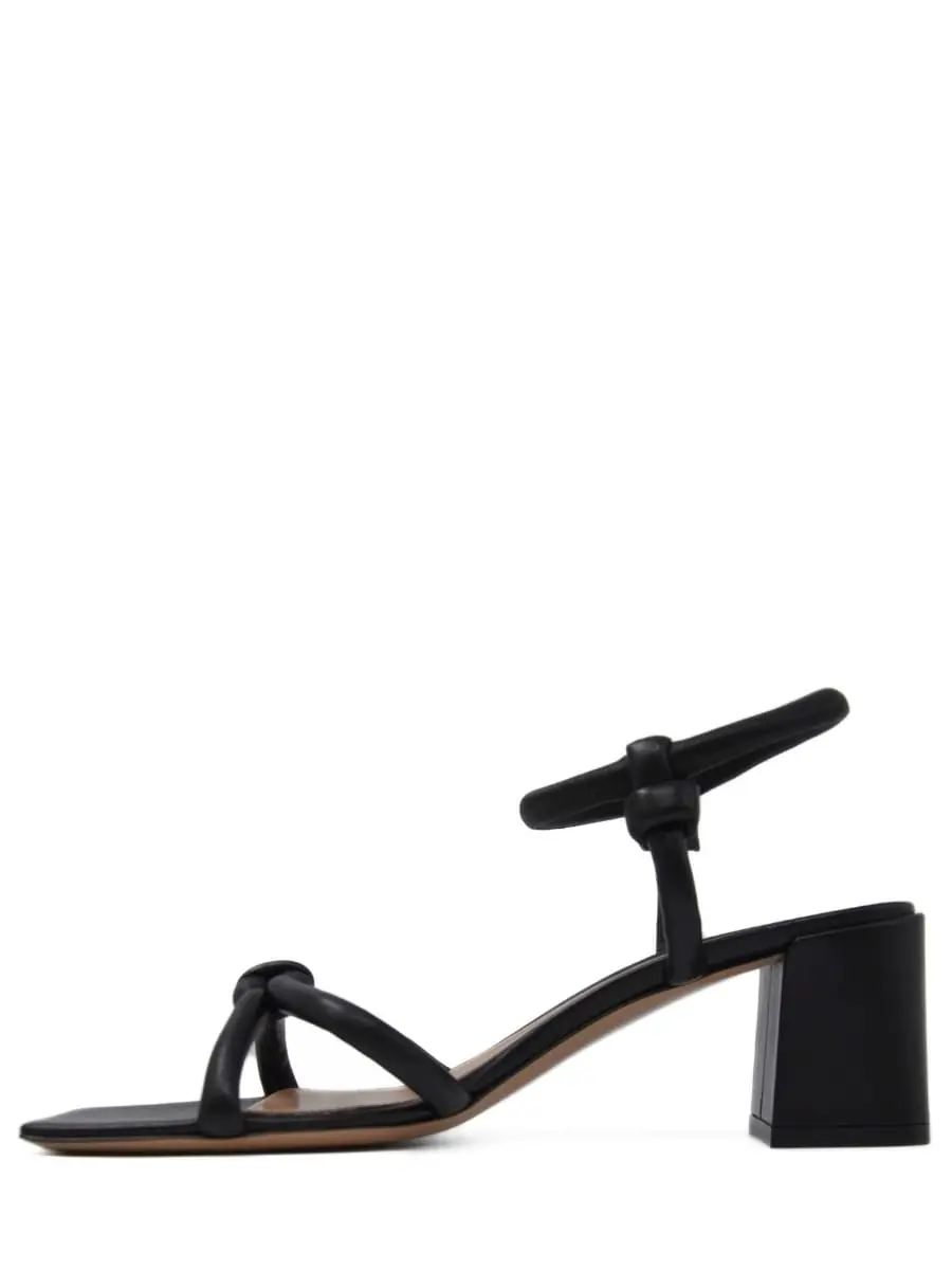 Босоножки кожаные