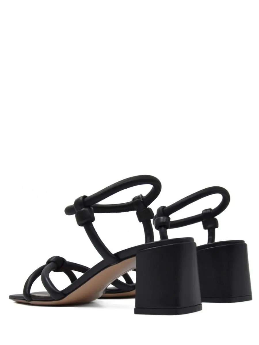 Босоножки кожаные