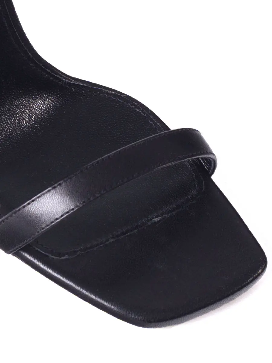 Босоножки кожаные