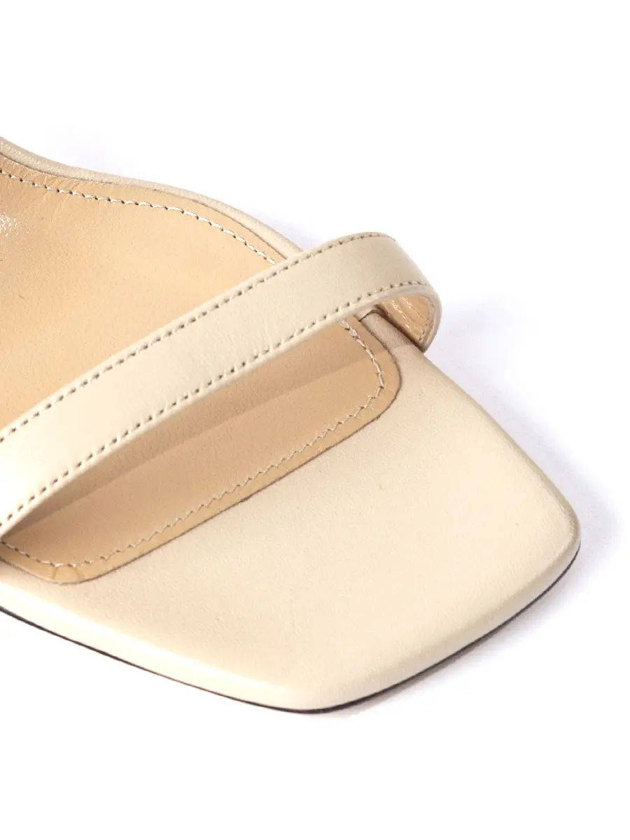 Босоножки кожаные