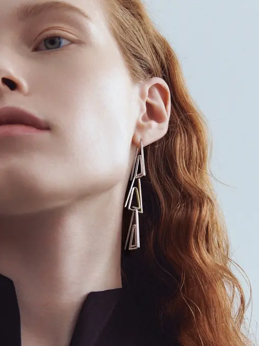 Серьги-скрепки в белом золоте MAYA GEMSTONES