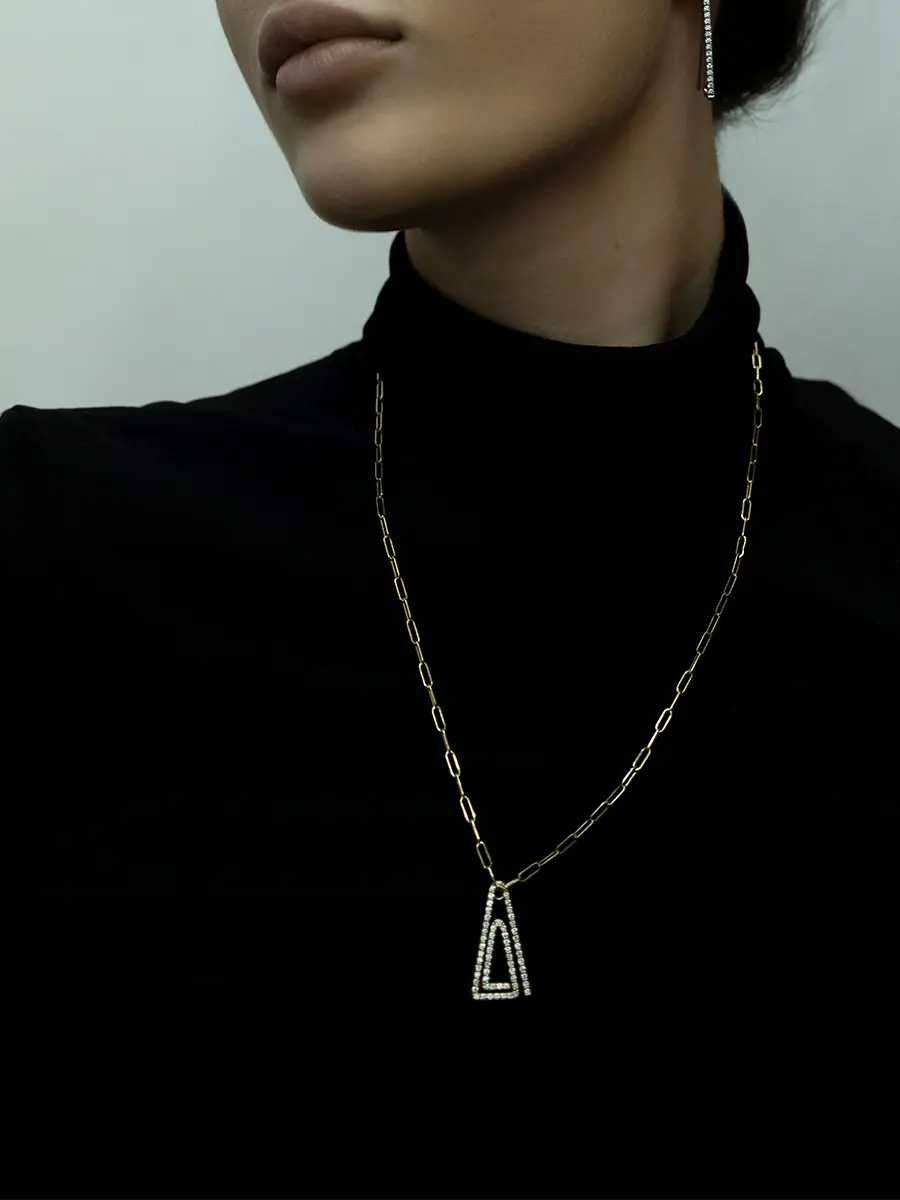 Кулон-скрепка в жёлтом золоте