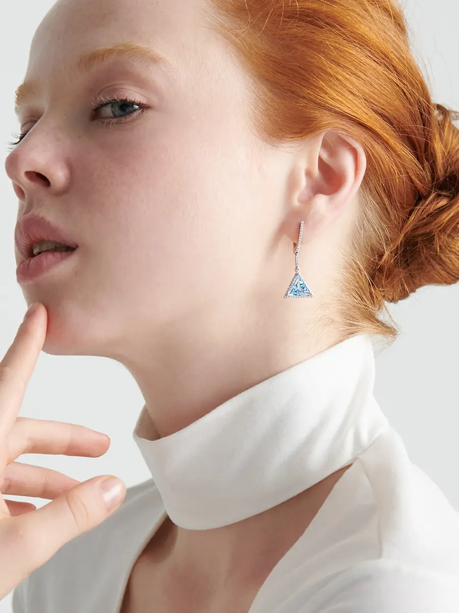 Серьги с топазами в белом золоте