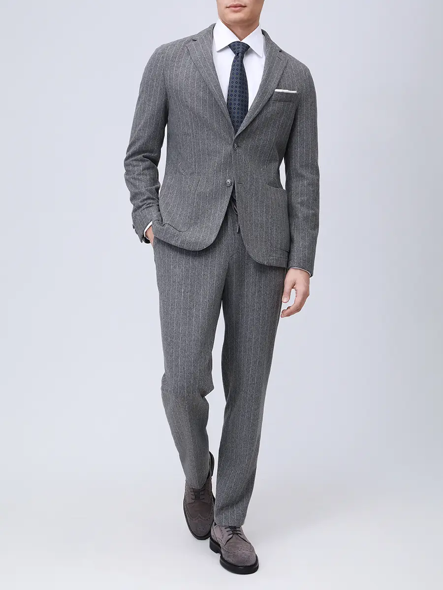 Костюм в полоску