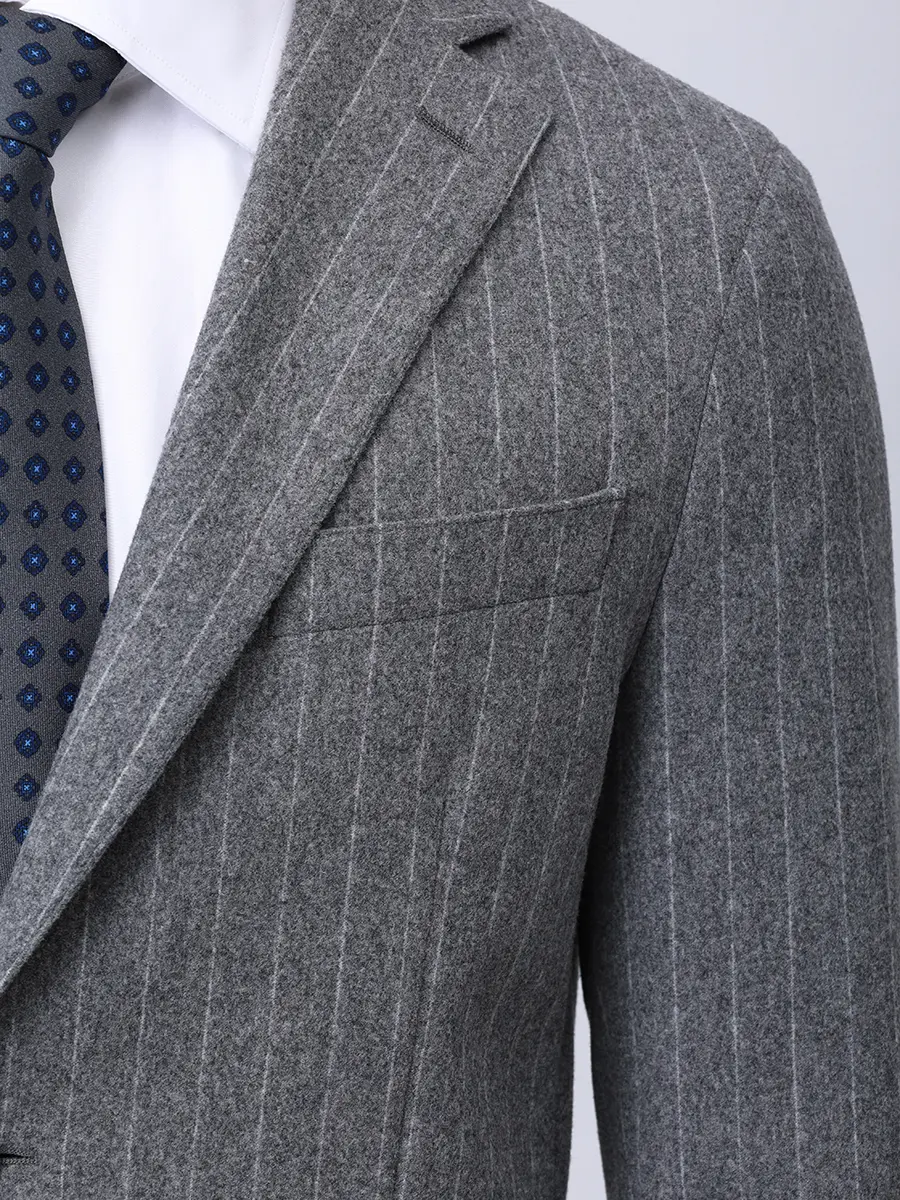 Костюм в полоску