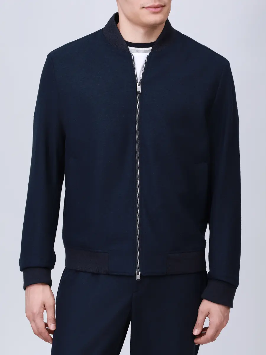 Костюм однотонный