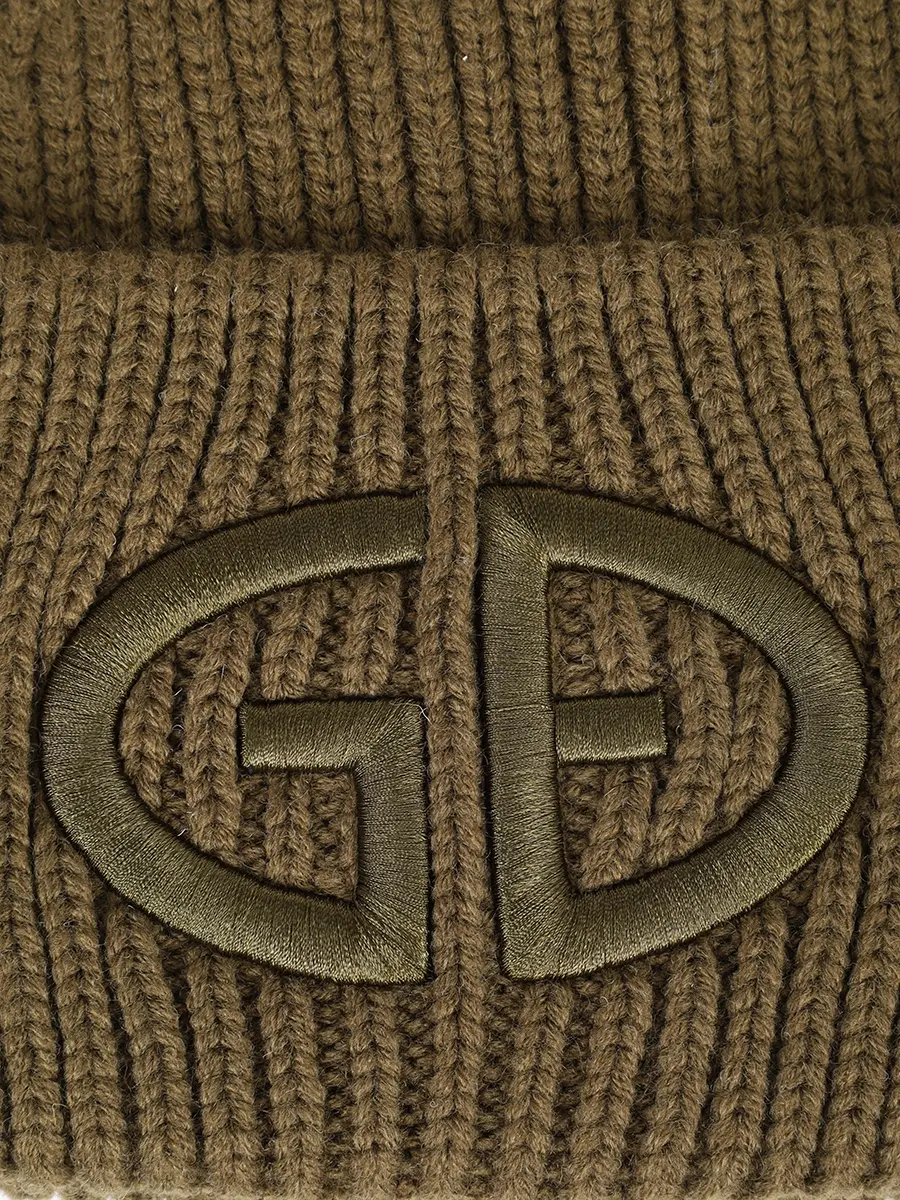 Шапка вязаная