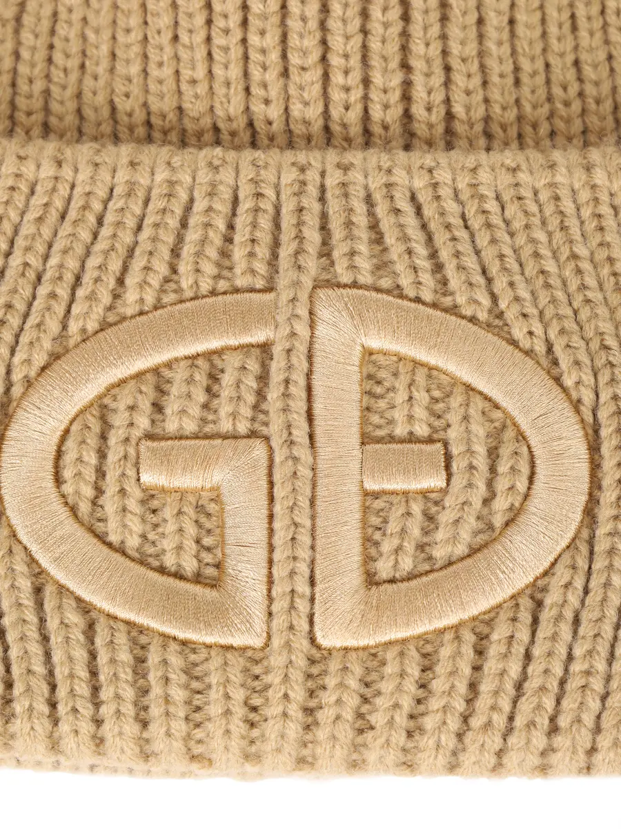 Шапка вязаная