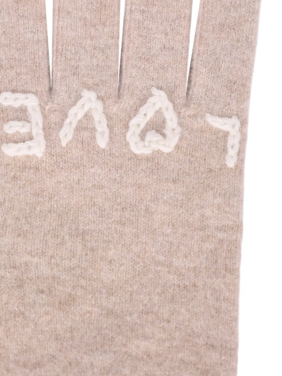 Перчатки с вышивкой