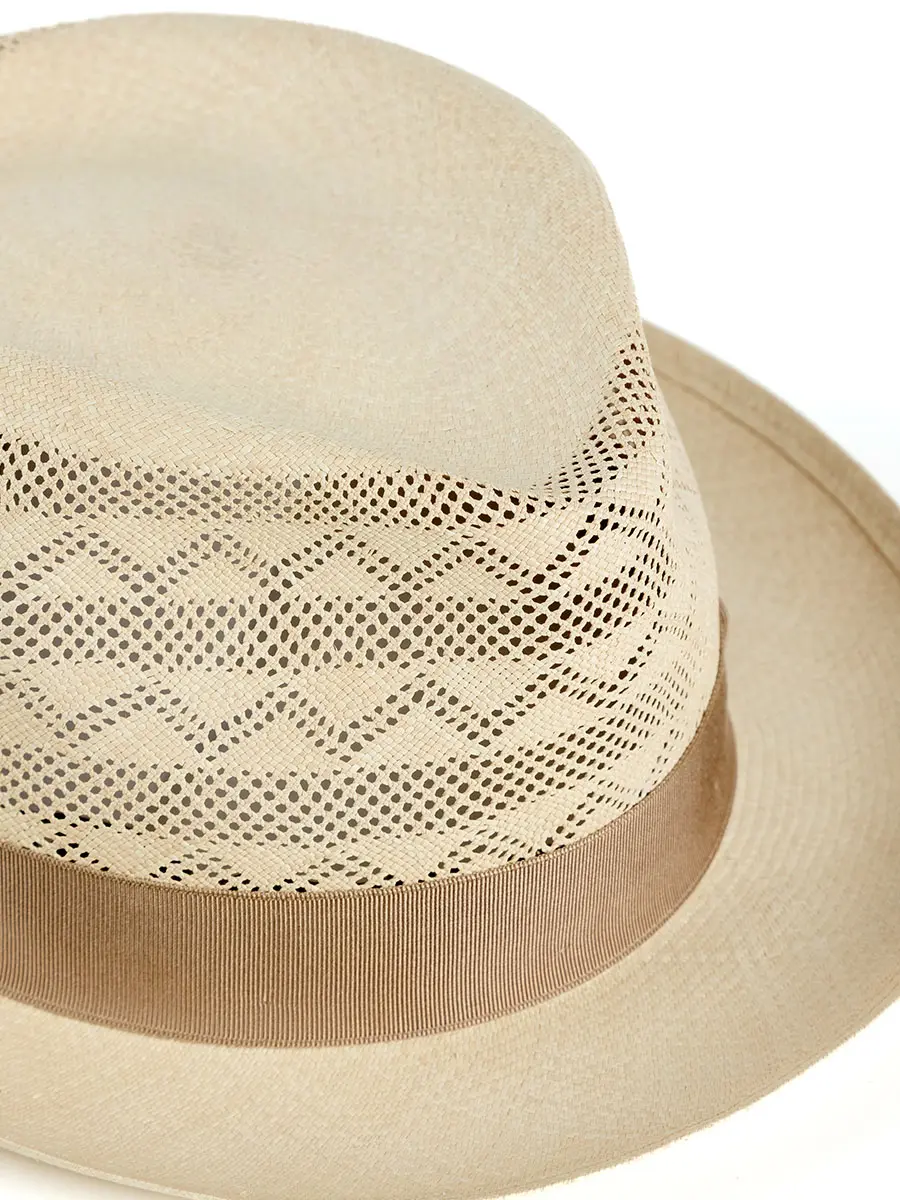 Шляпа соломенная