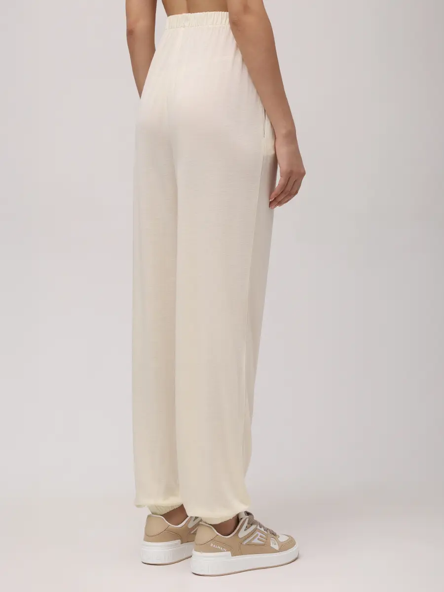 Джоггеры из молока