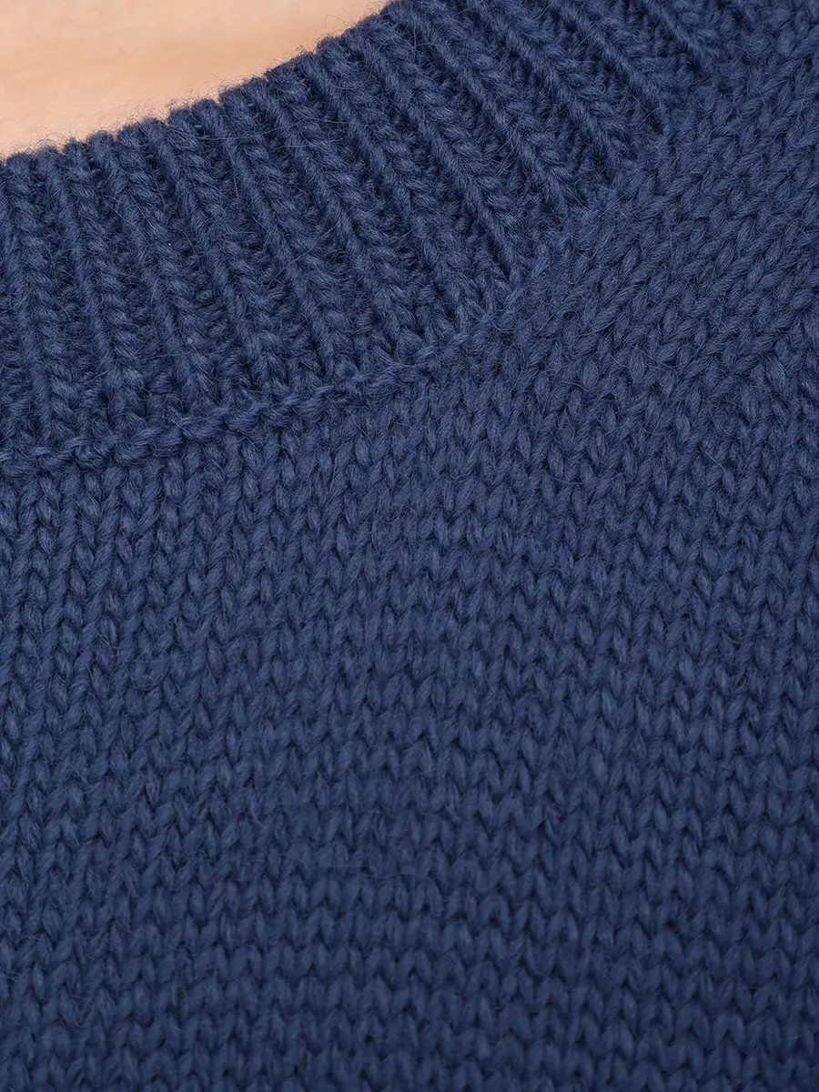 Свитер шерстяной