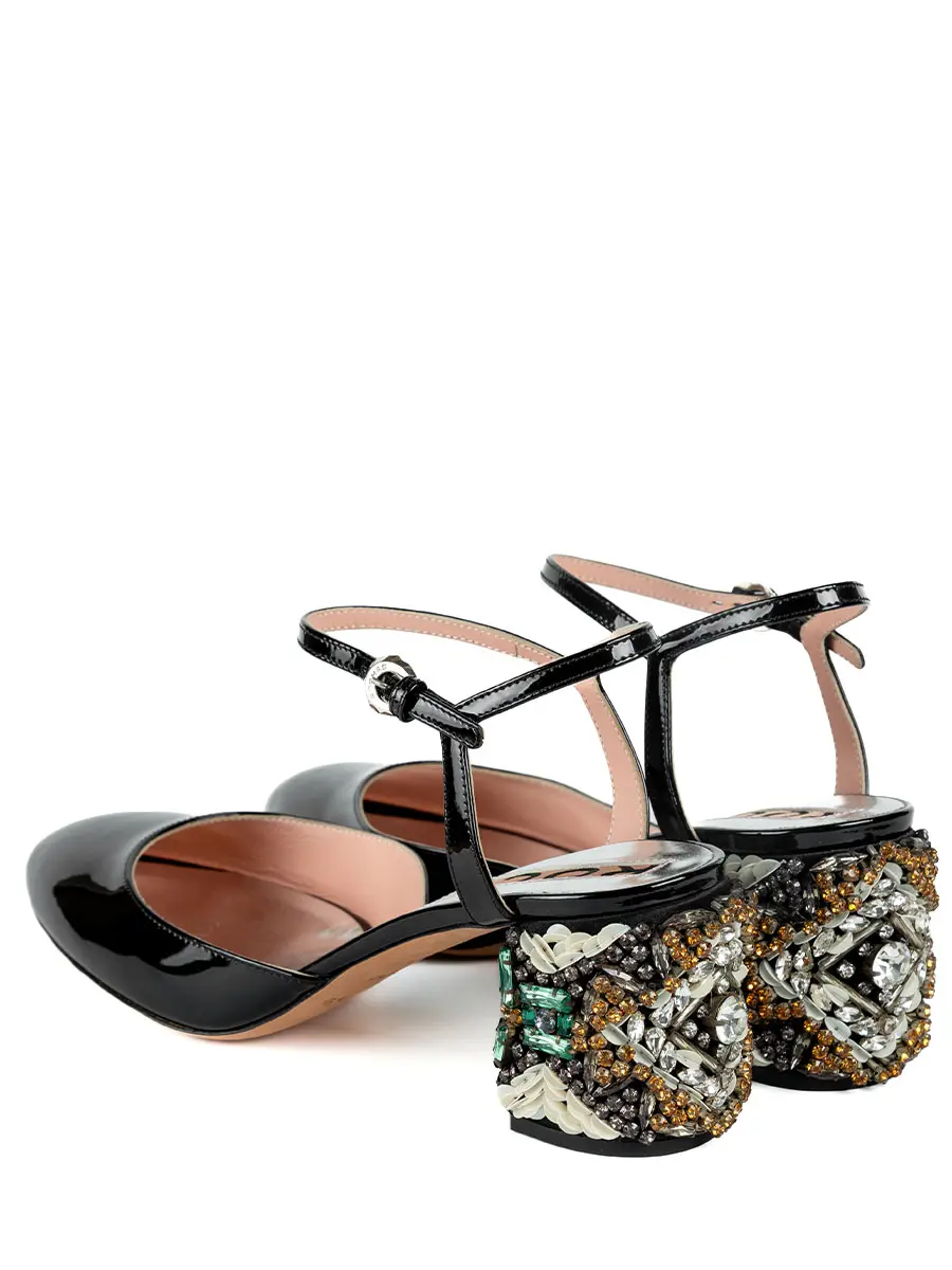 Босоножки кожаные