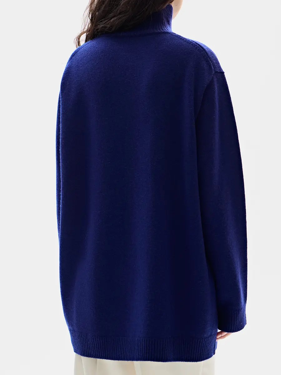 Свитер шерстяной