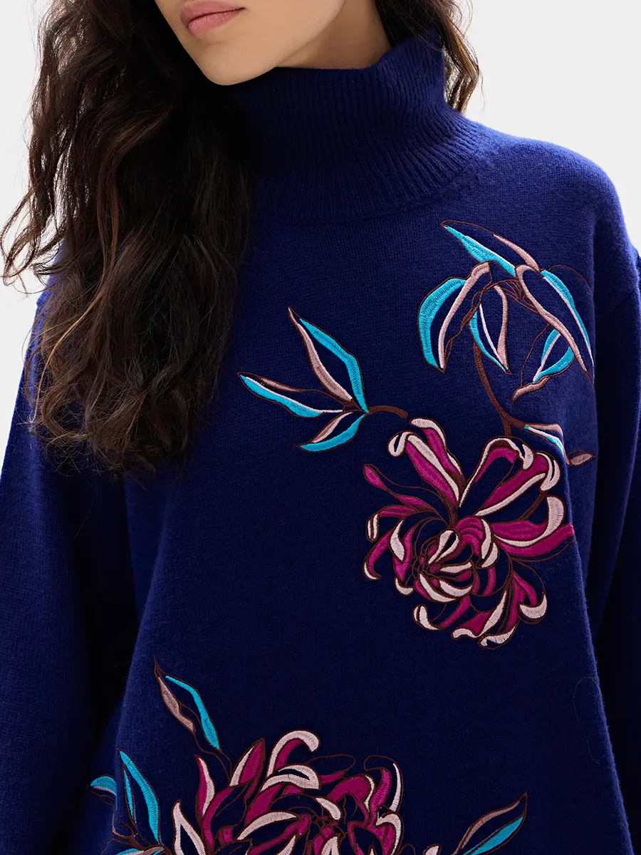 Свитер шерстяной