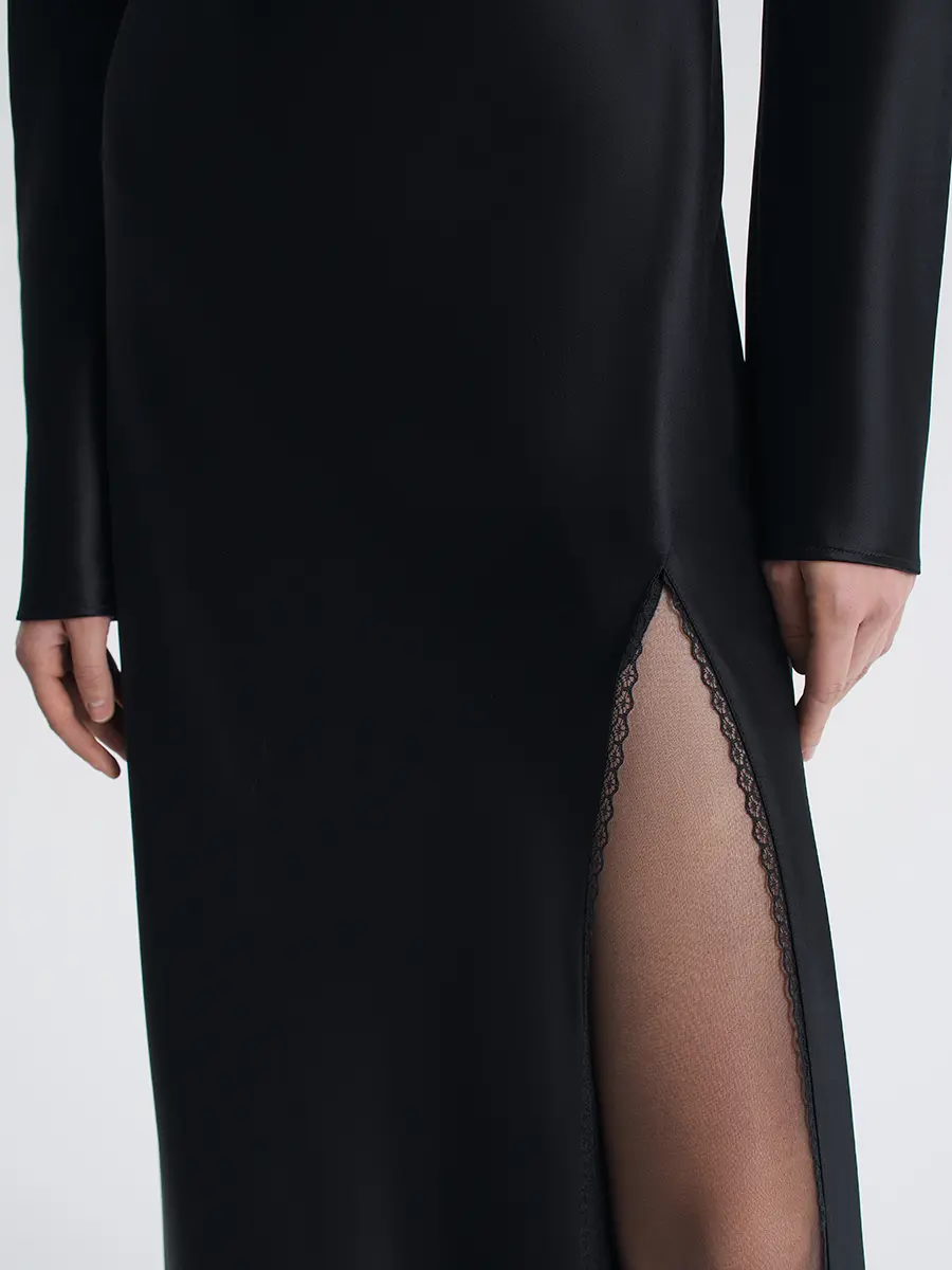 Платье с кружевом